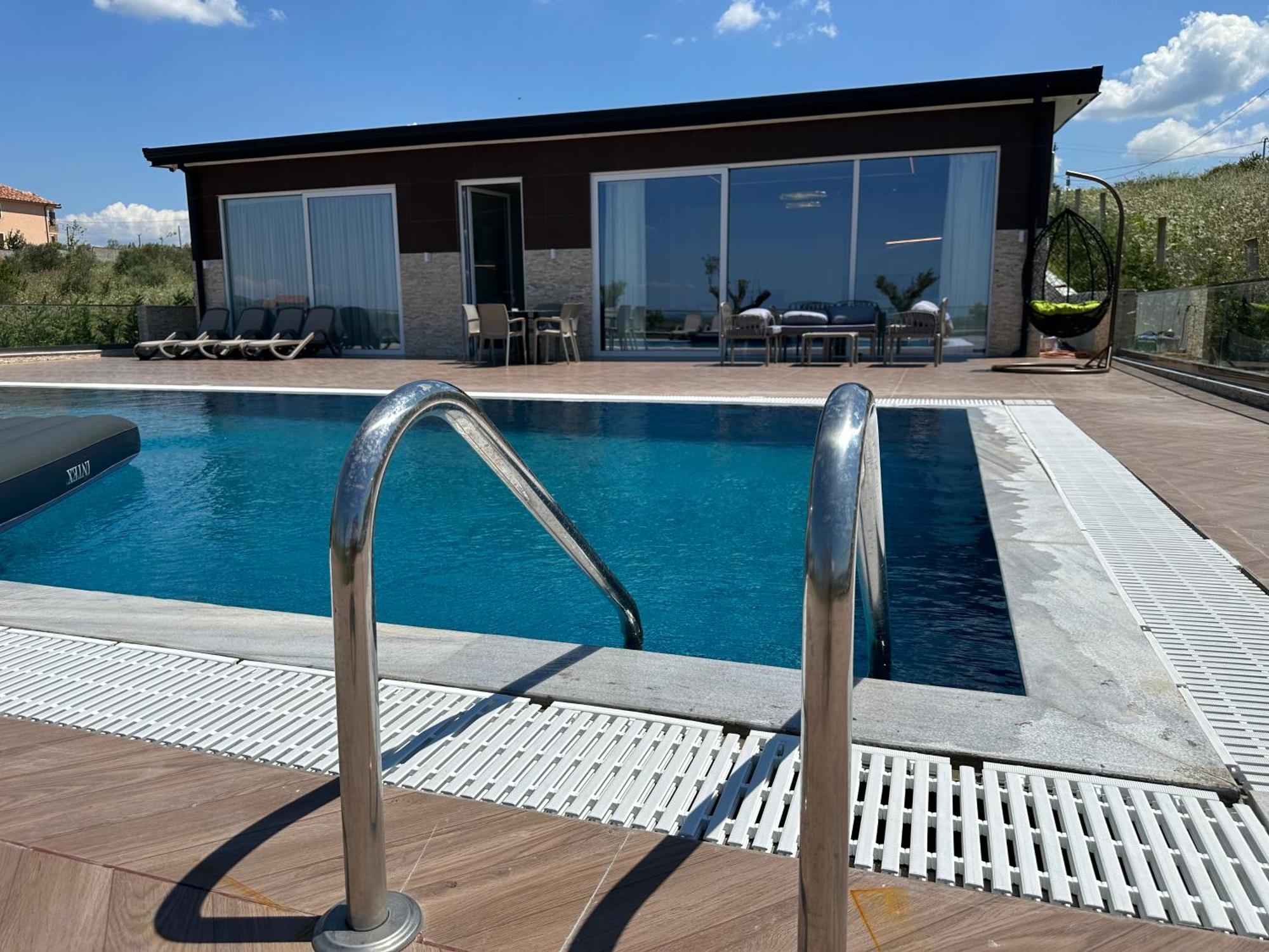 Top Villas Durrës Exteriör bild