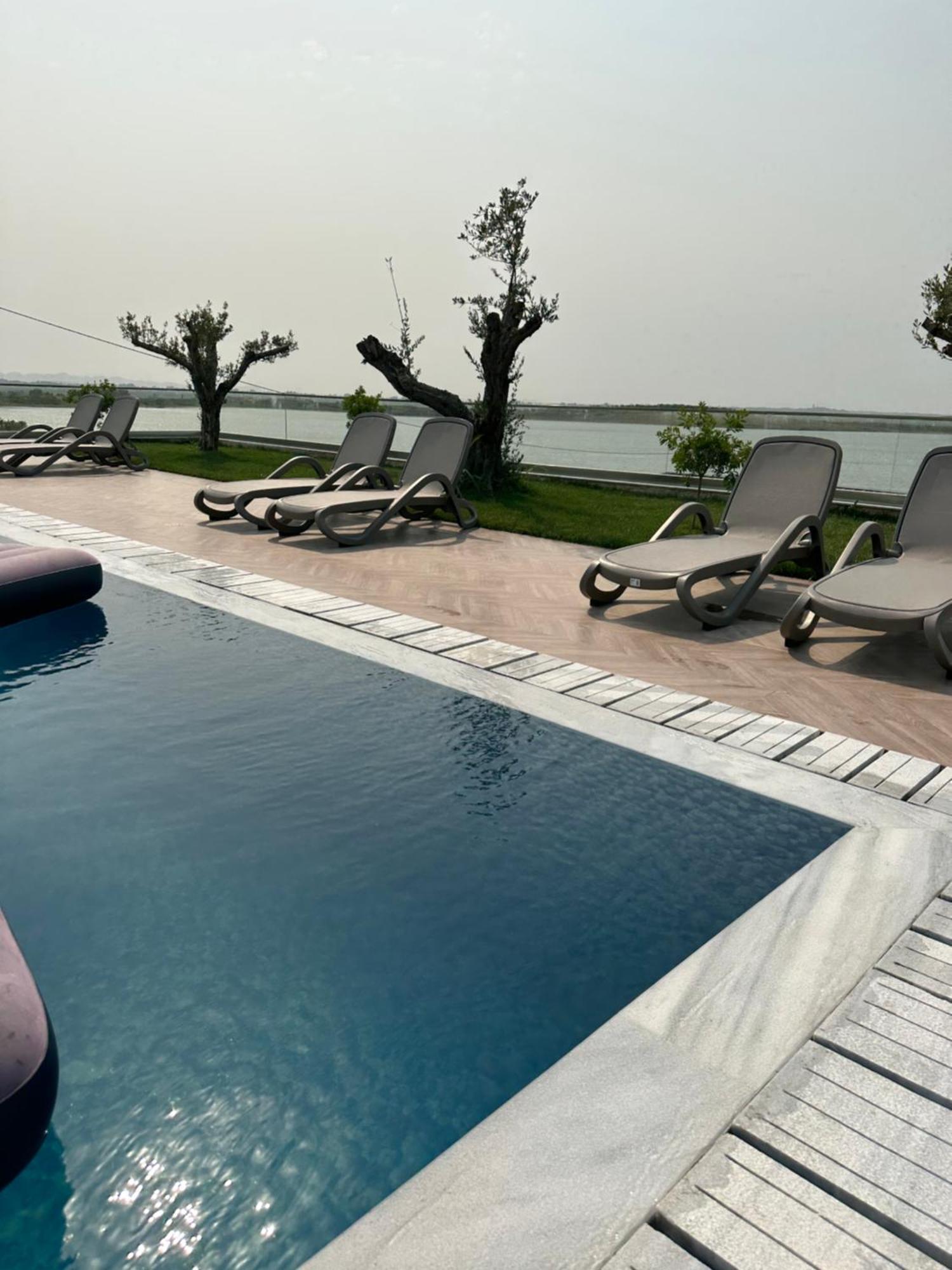 Top Villas Durrës Exteriör bild