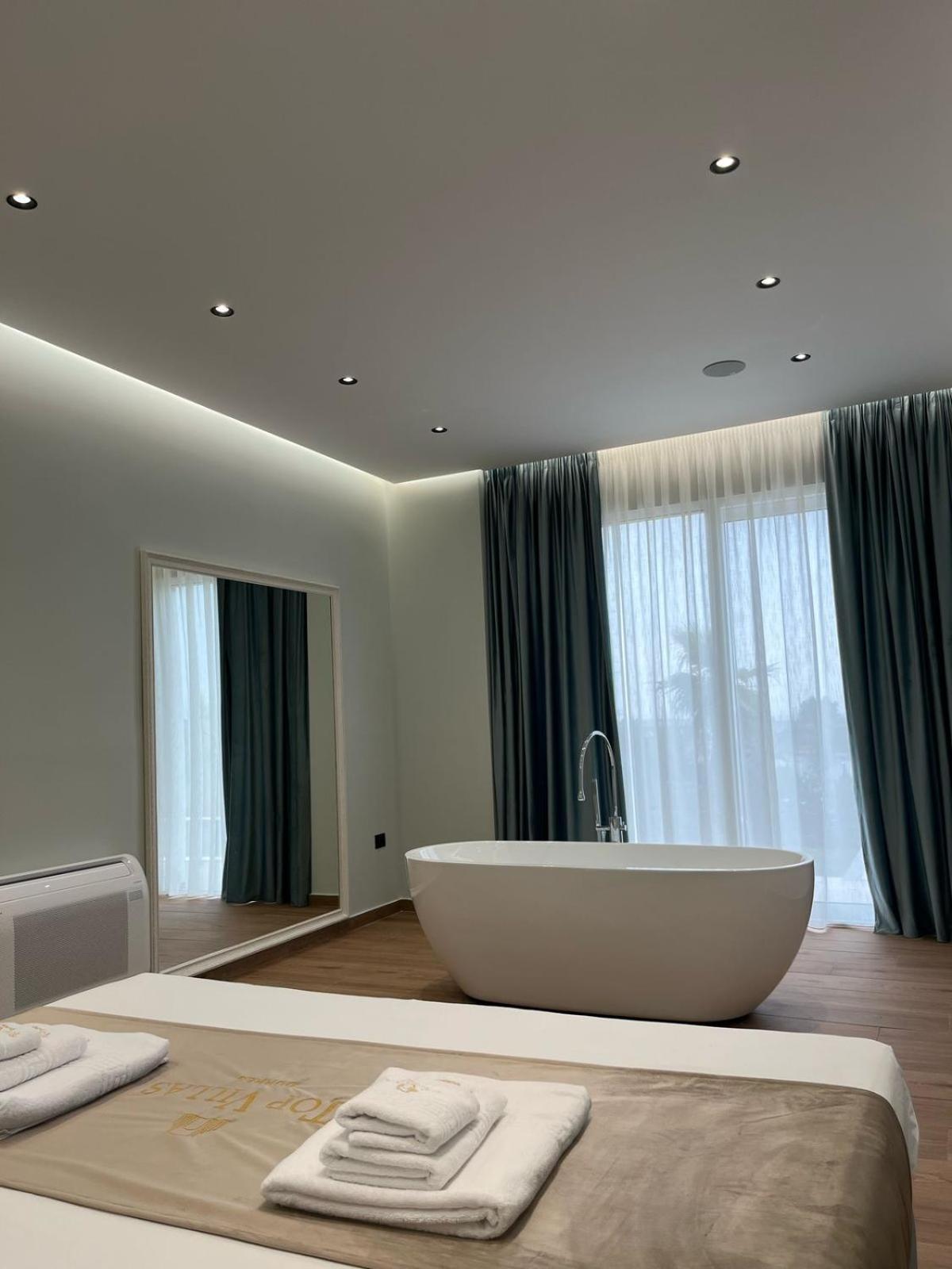 Top Villas Durrës Exteriör bild