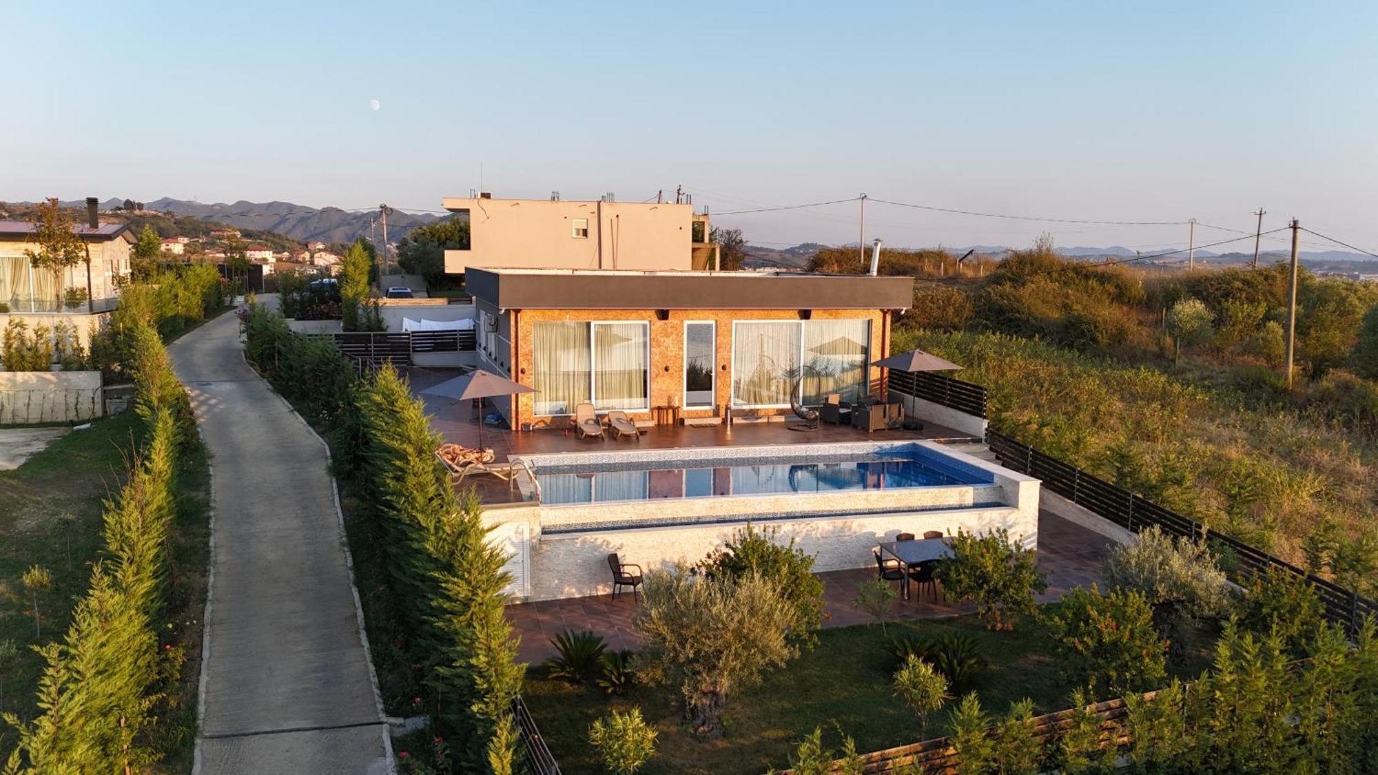 Top Villas Durrës Exteriör bild