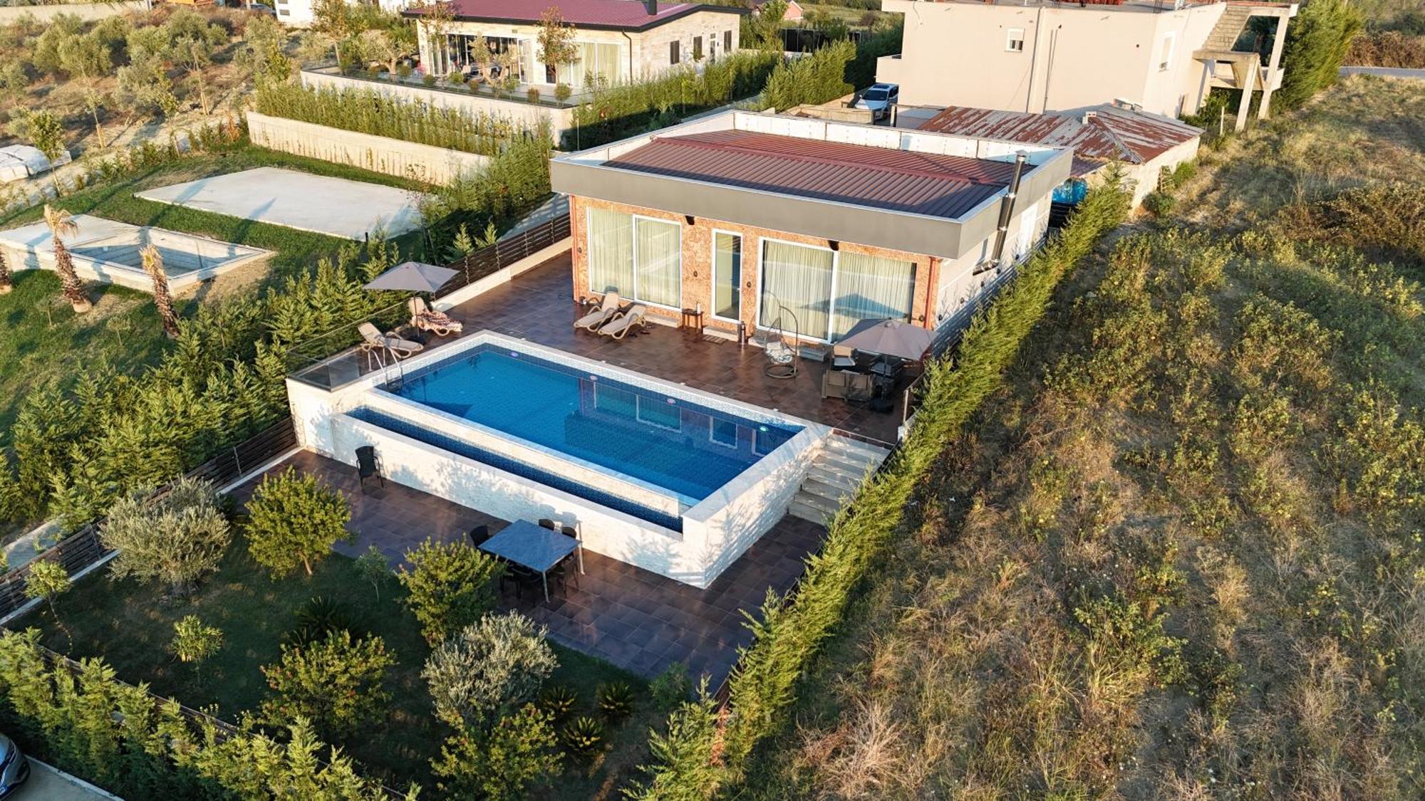 Top Villas Durrës Exteriör bild