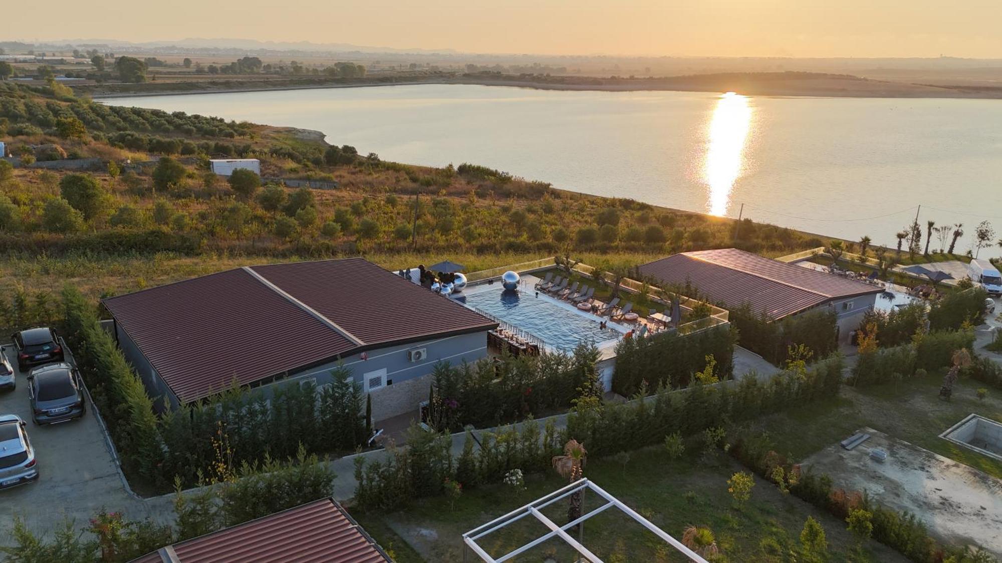 Top Villas Durrës Exteriör bild