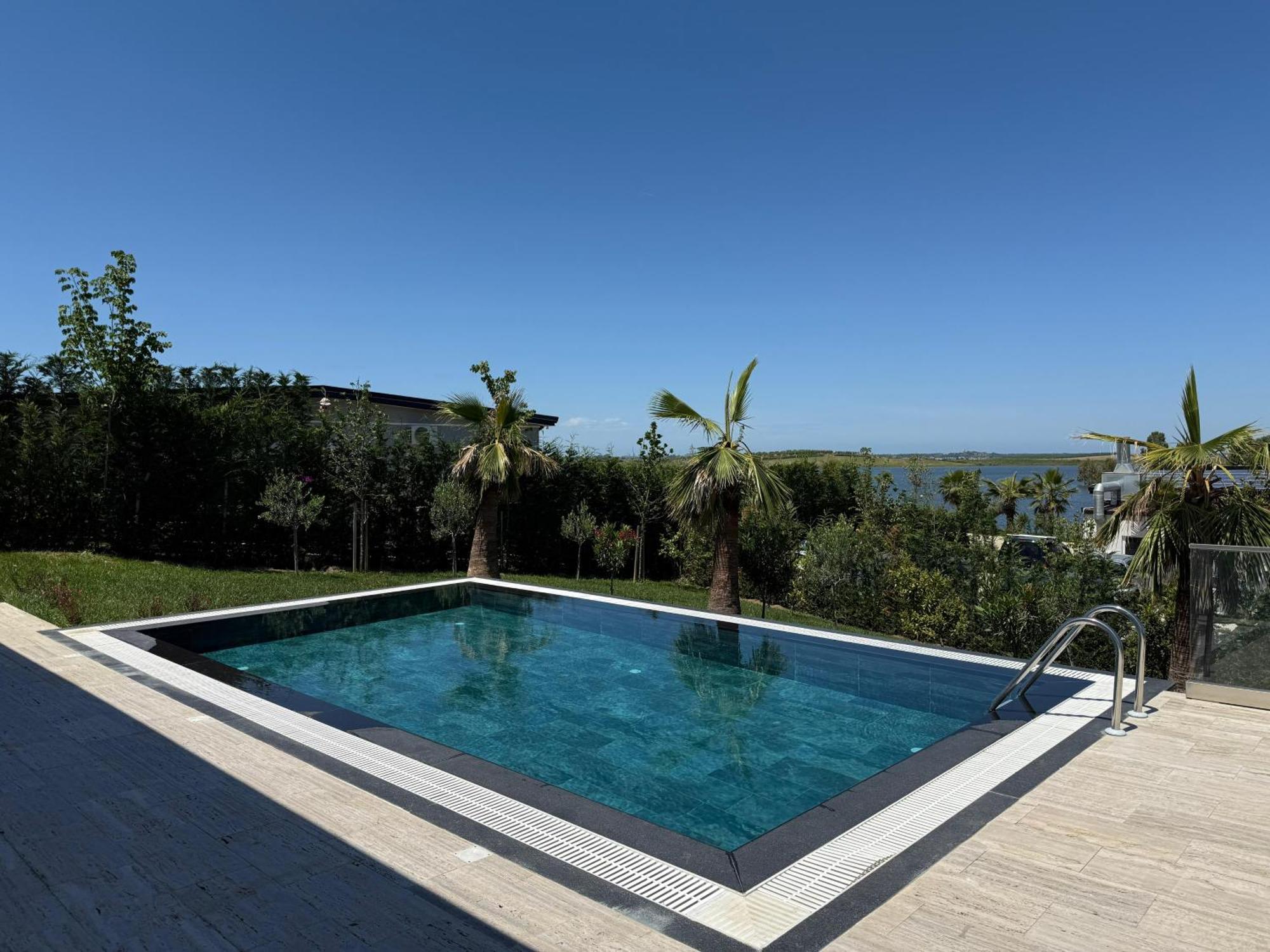 Top Villas Durrës Exteriör bild